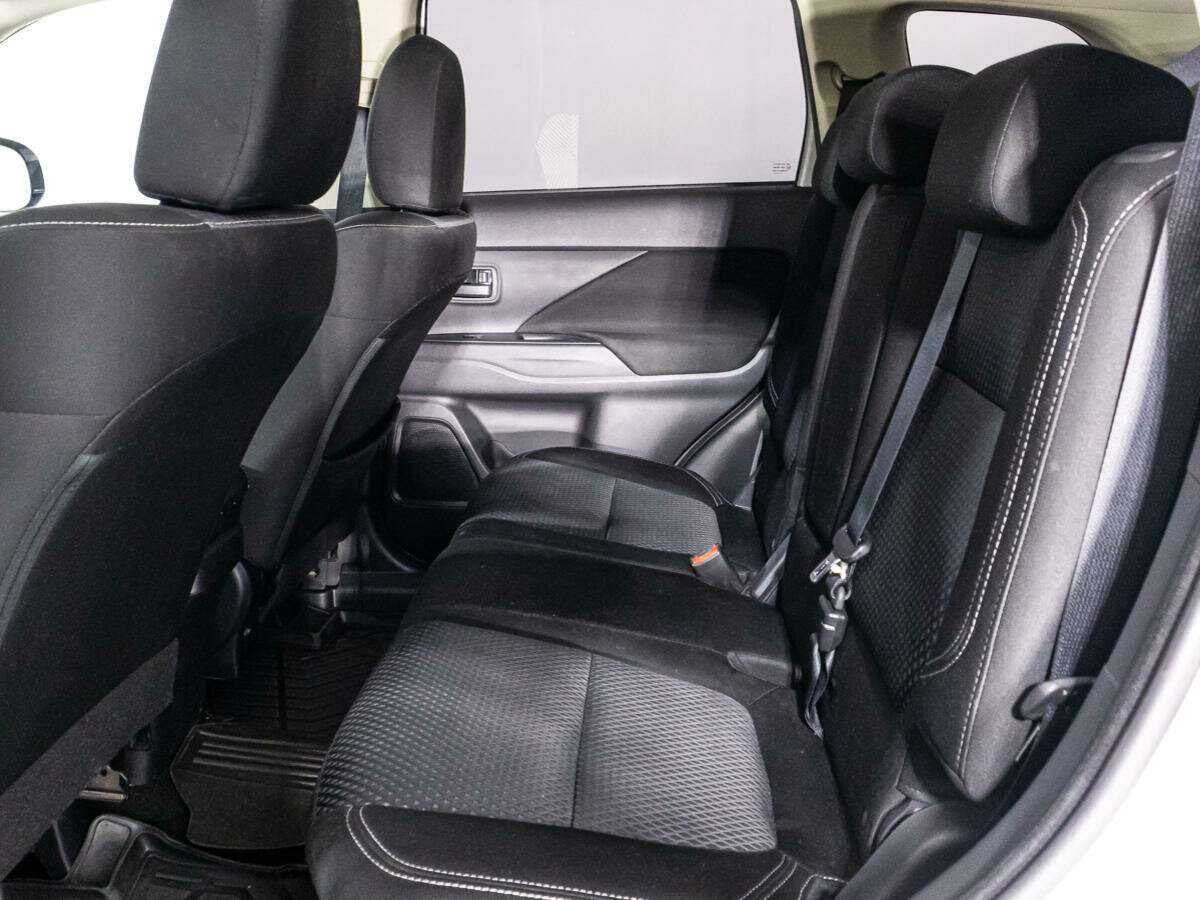 Mitsubishi Outlander б/у, 2019, Вариатор. Фото: #9