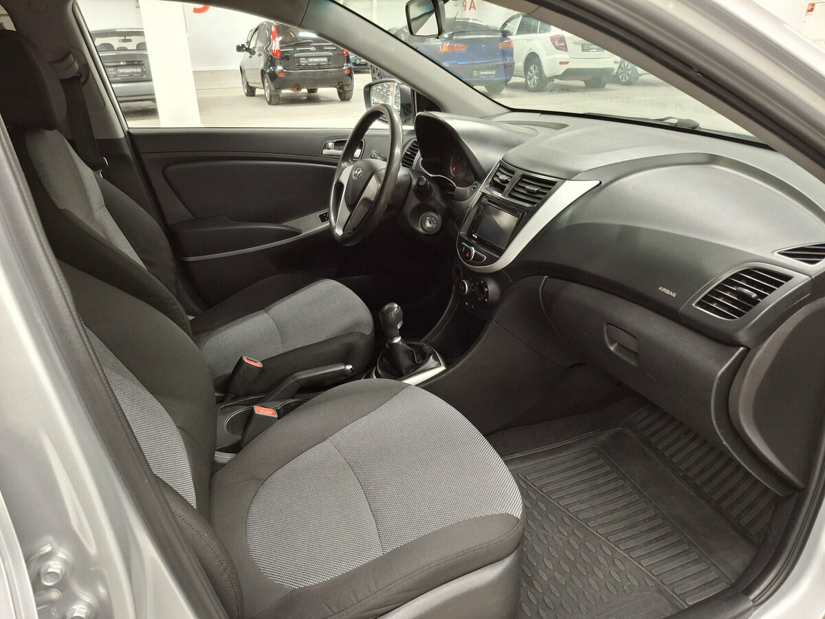 Hyundai Solaris б/у, 2014, Механическая. Фото: #10