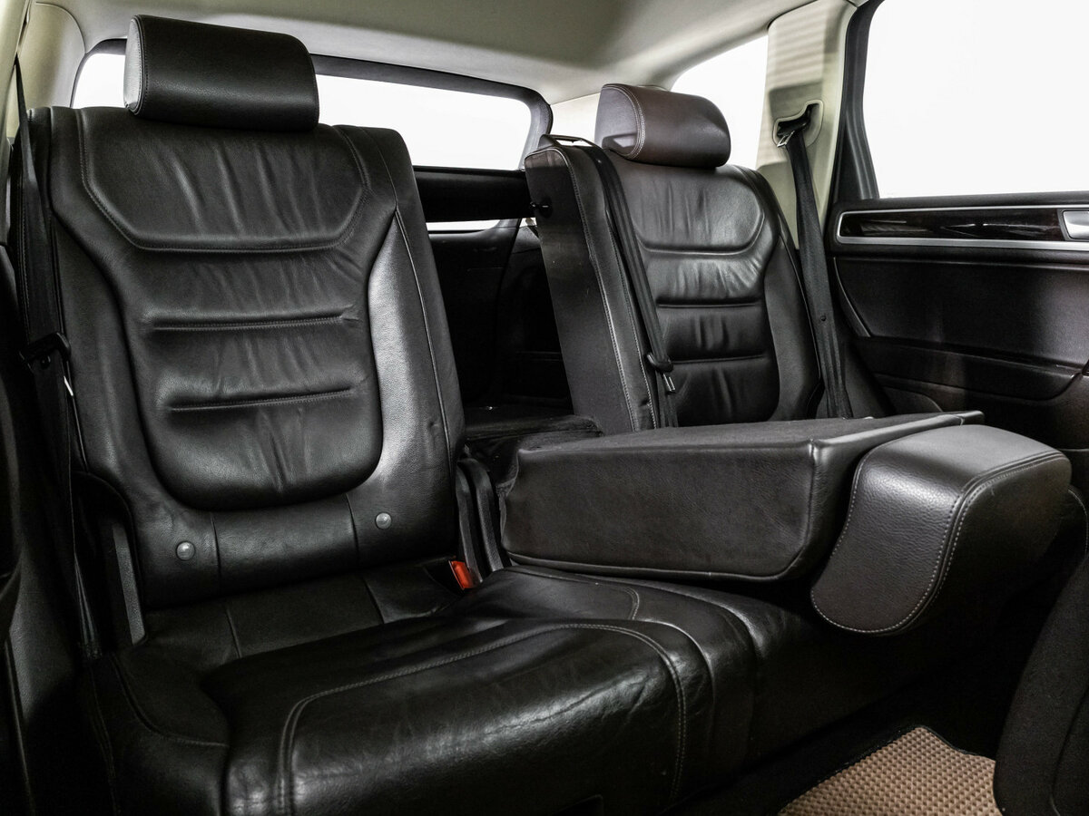 Volkswagen Touareg б/у, 2012, Автоматическая. Фото: #17