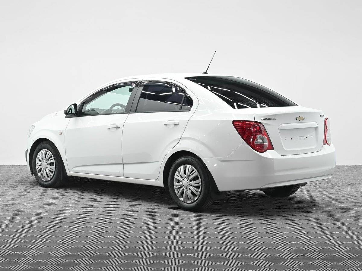 Chevrolet Aveo б/у, 2012, Механическая. Фото: #2