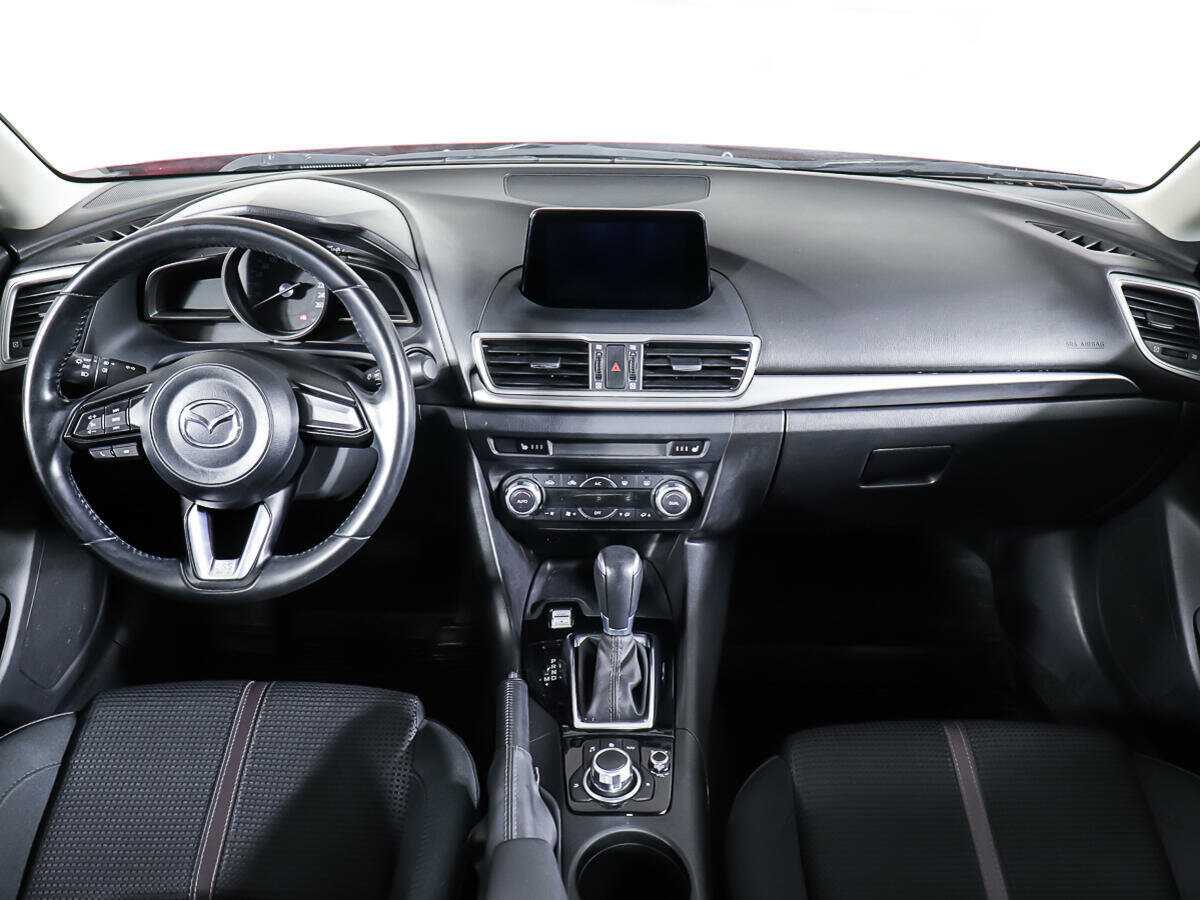 Mazda 3 б/у, 2018, Автоматическая. Фото: #12