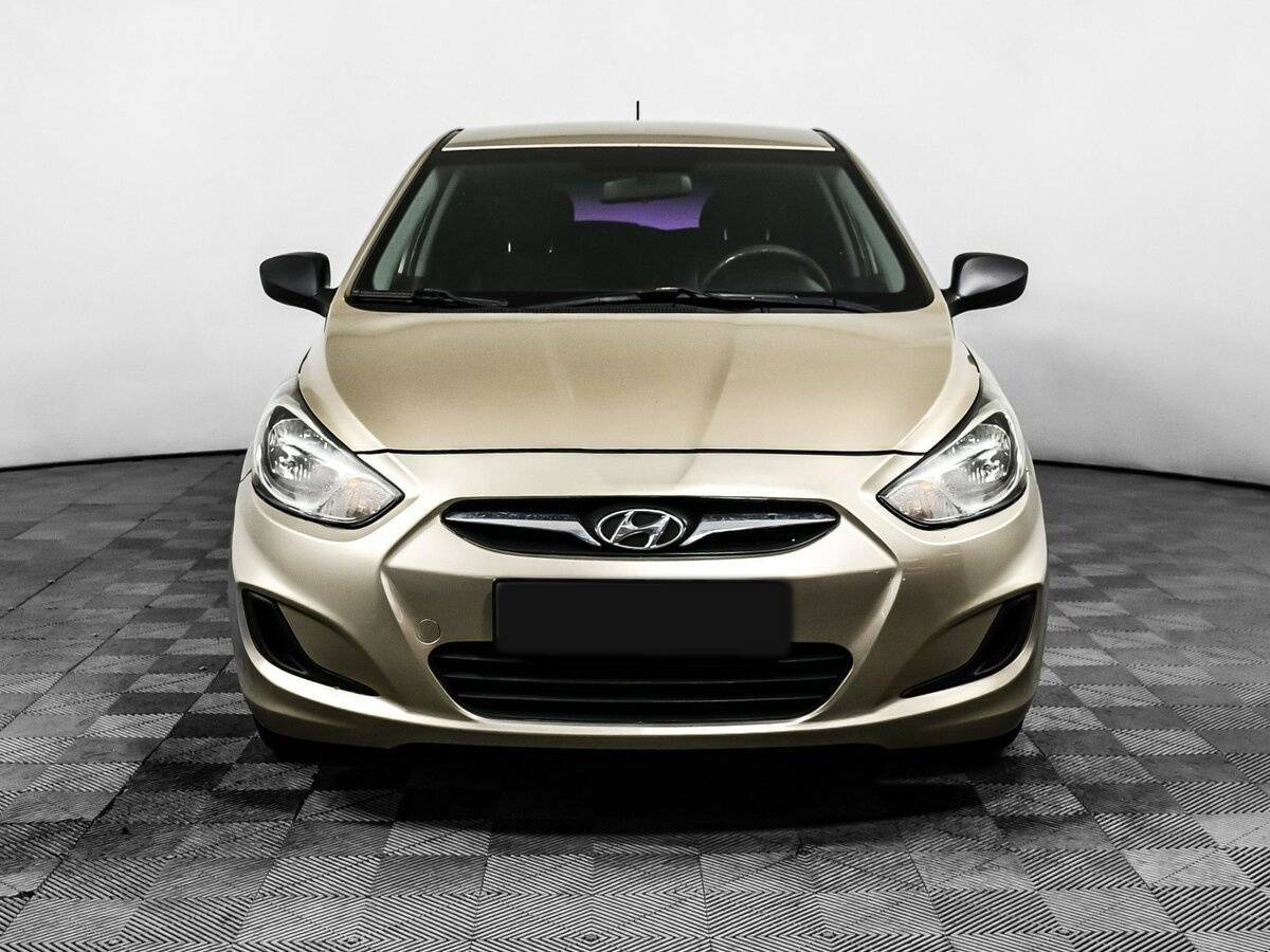 Hyundai Solaris б/у, 2012, Автоматическая. Фото: #1