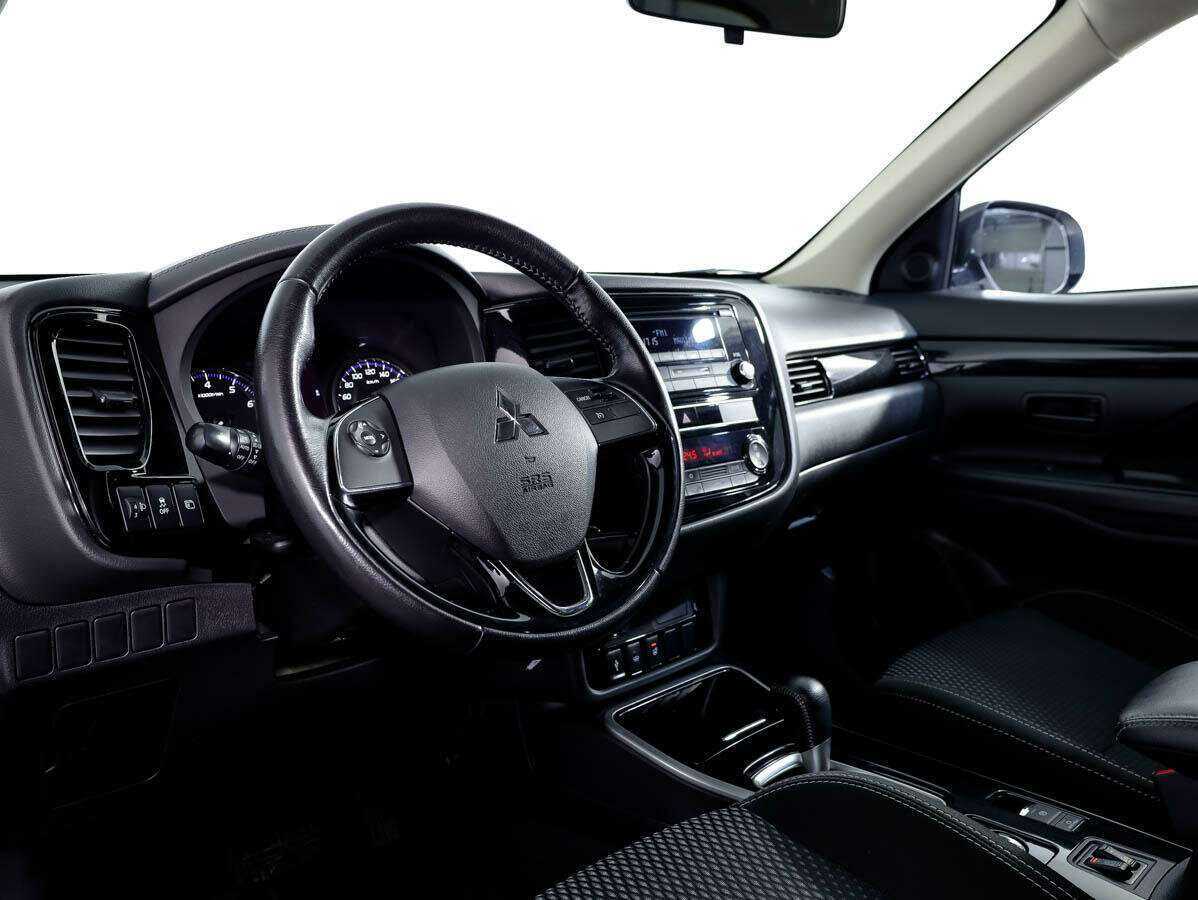 Mitsubishi Outlander б/у, 2018, Вариатор. Фото: #10