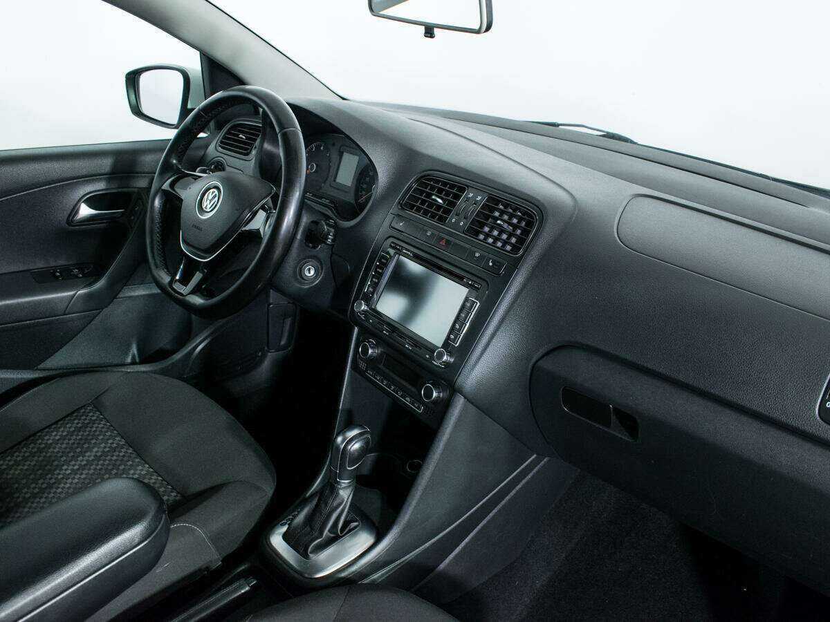 Volkswagen Polo б/у, 2015, Автоматическая. Фото: #8