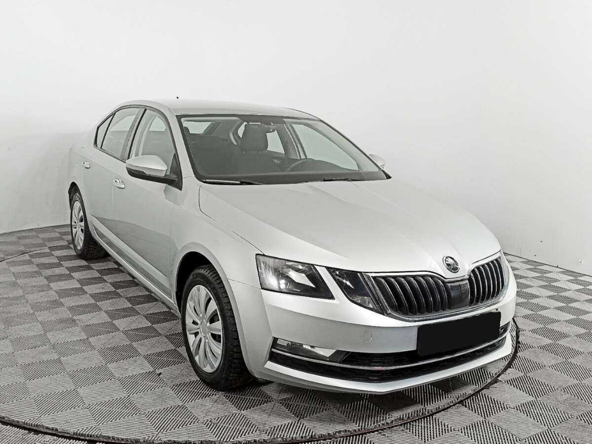 Skoda Octavia б/у, 2017, Механическая. Фото: #2