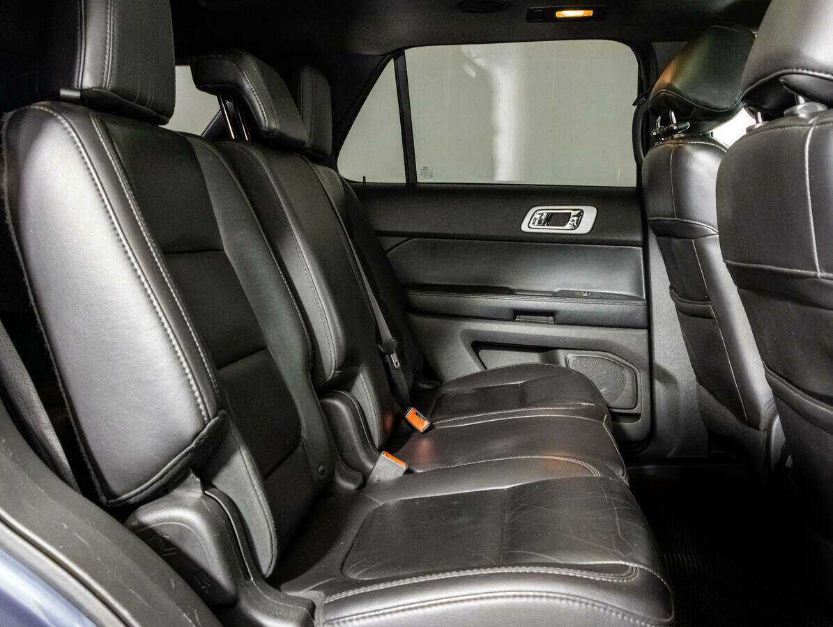 Ford Explorer б/у, 2013, Автоматическая. Фото: #11