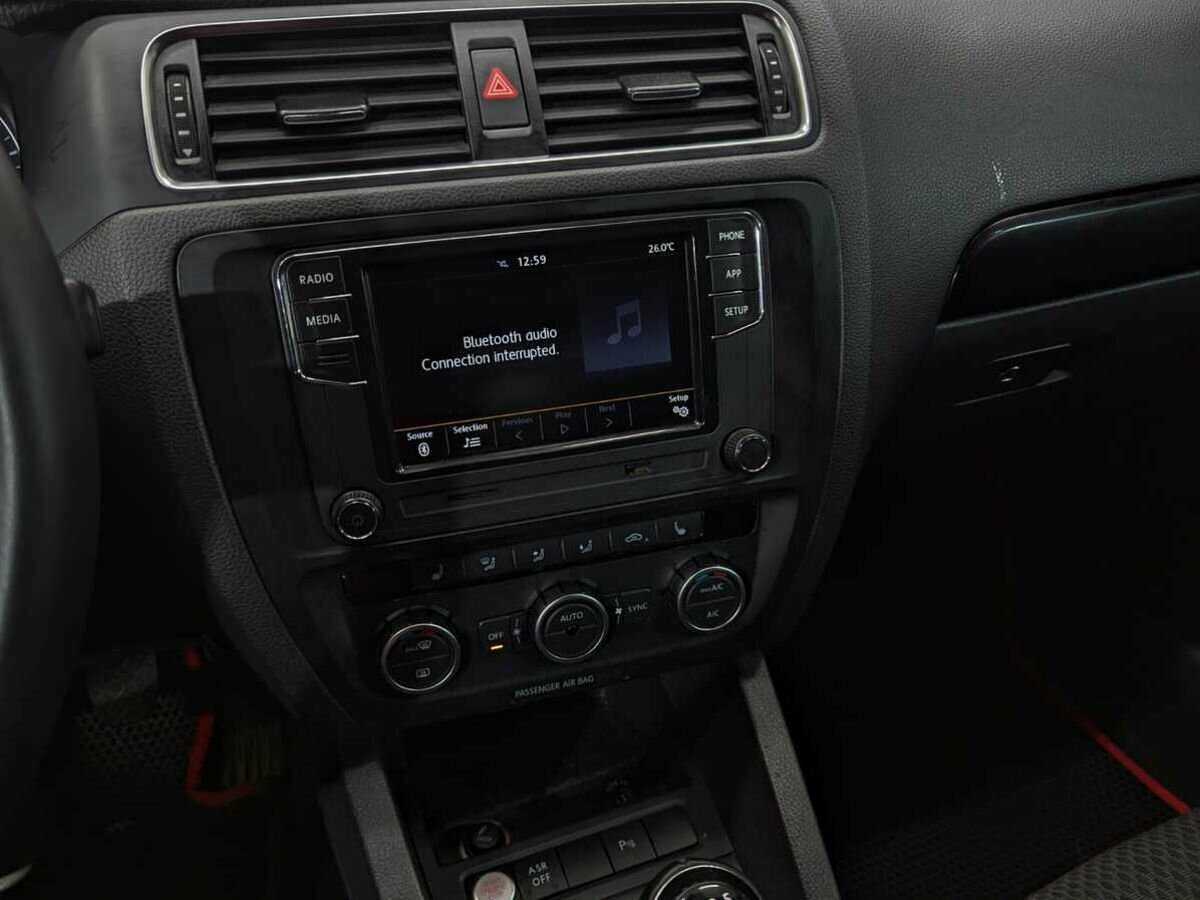 Volkswagen Jetta б/у, 2012, Механическая. Фото: #11