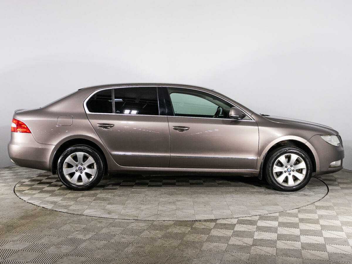 Skoda Superb б/у, 2012, Автоматическая. Фото: #3