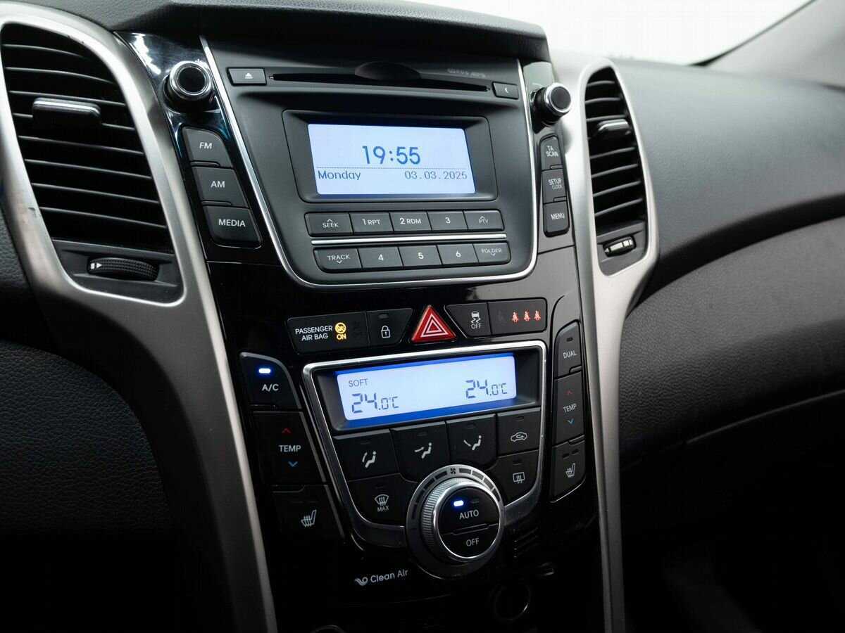 Hyundai i30 б/у, 2013, Автоматическая. Фото: #16