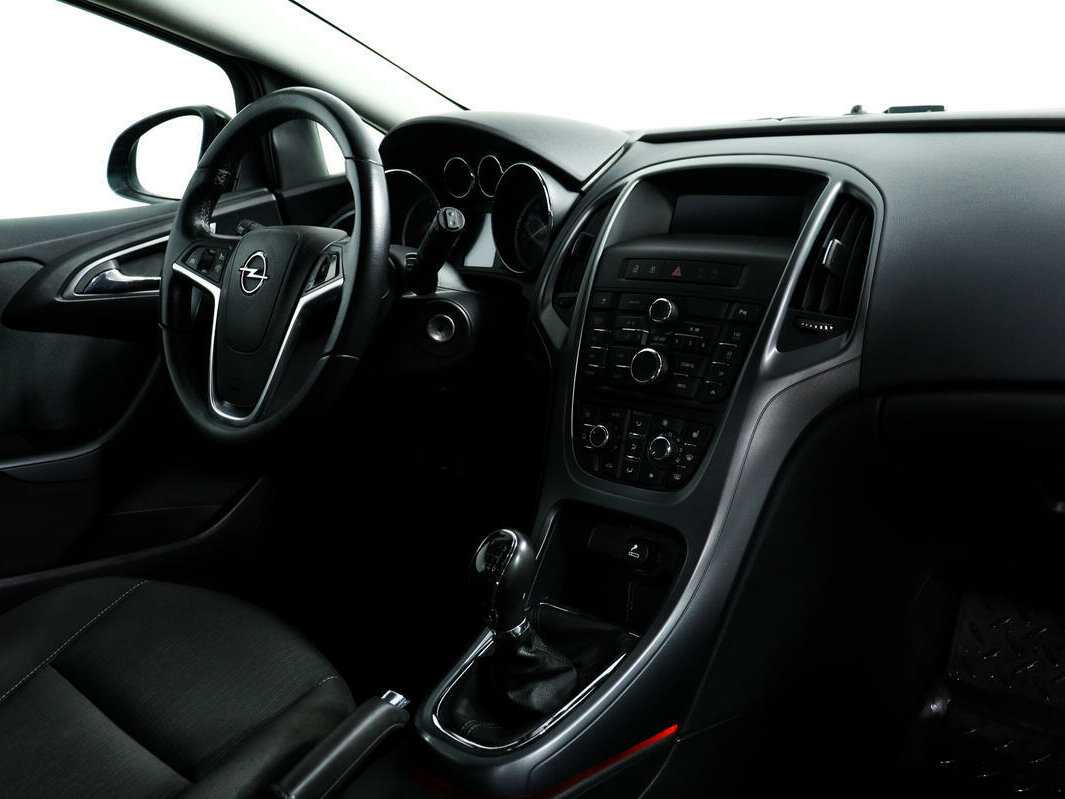 Opel Astra б/у, 2012, Механическая. Фото: #8
