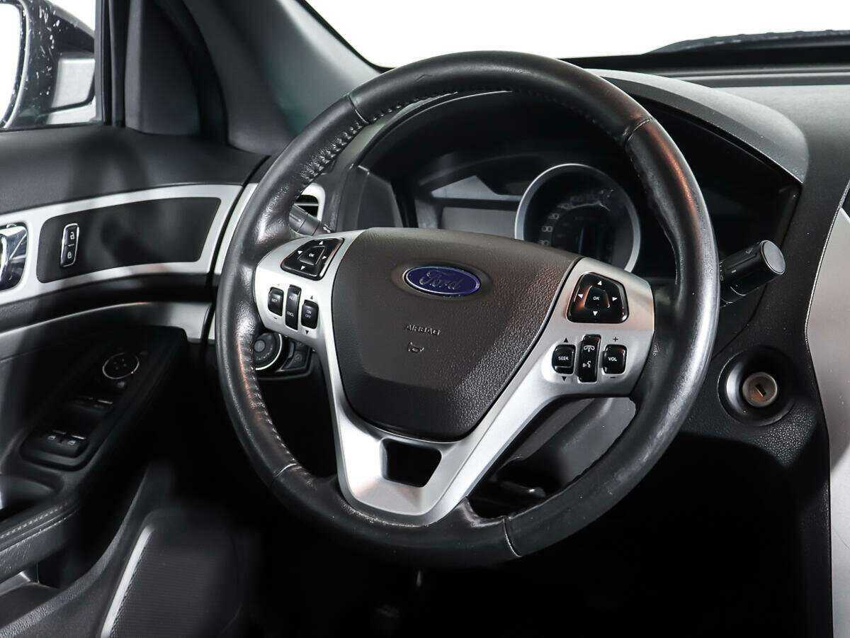 Ford Explorer б/у, 2013, Автоматическая. Фото: #13