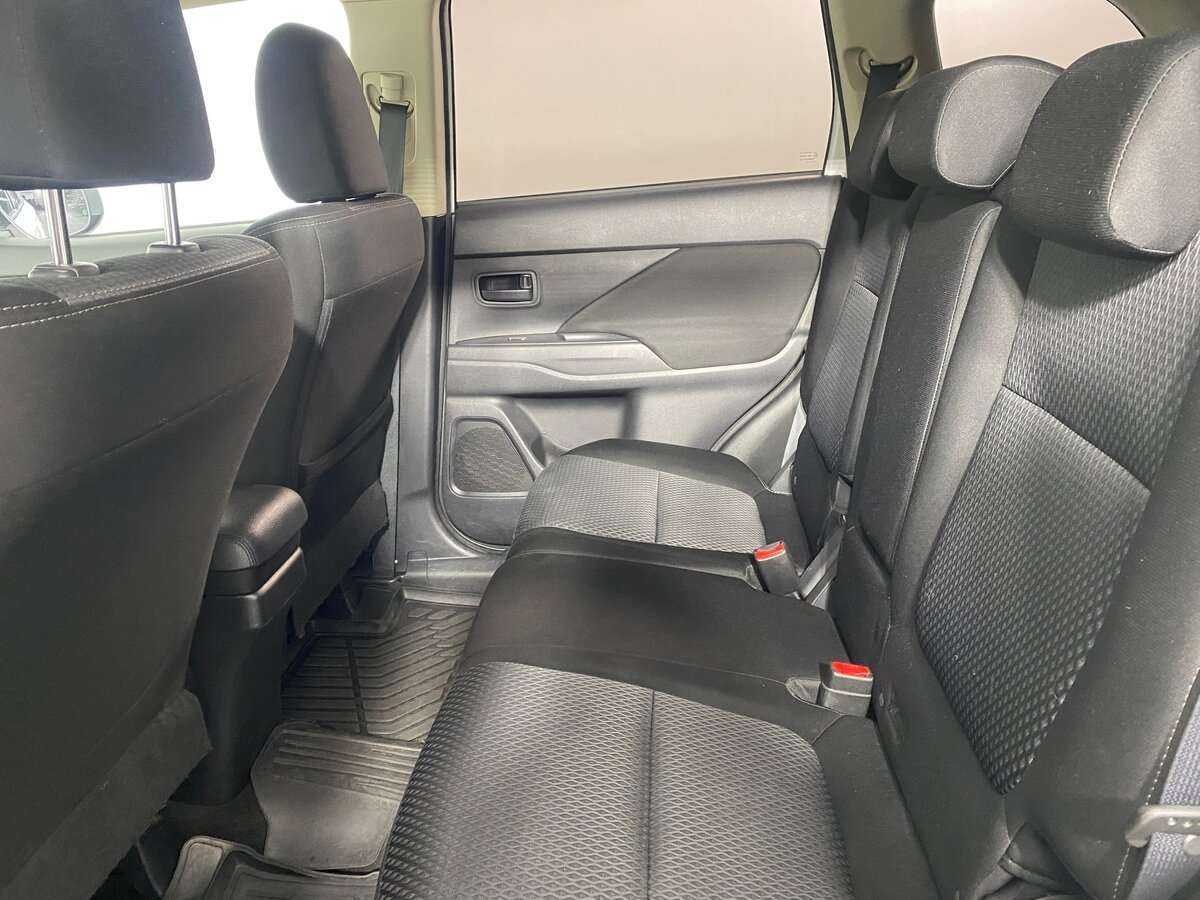 Mitsubishi Outlander б/у, 2017, Вариатор. Фото: #9