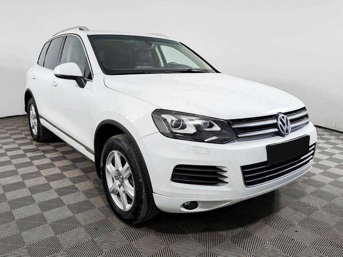 Volkswagen Touareg б/у, 2012, Автоматическая. Фото: #2