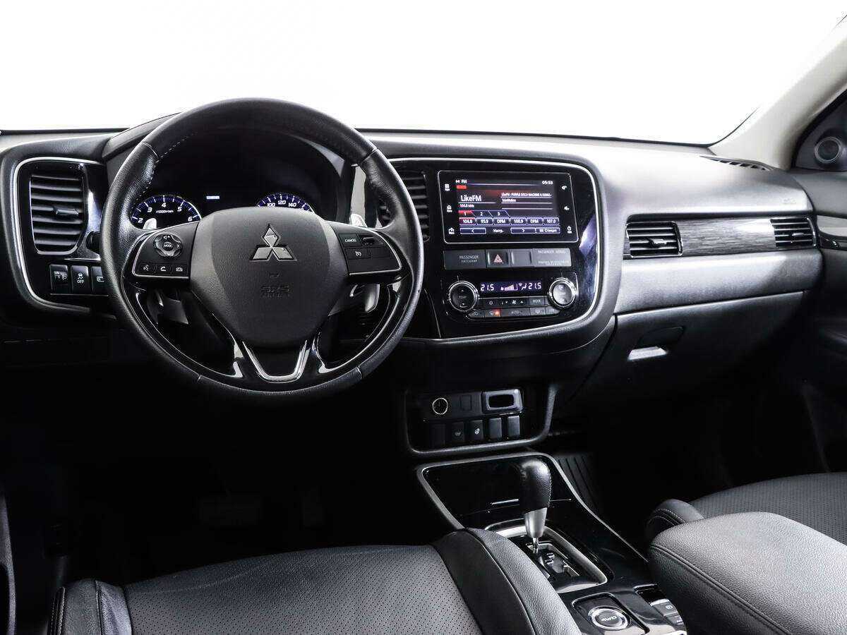 Mitsubishi Outlander б/у, 2018, Вариатор. Фото: #8