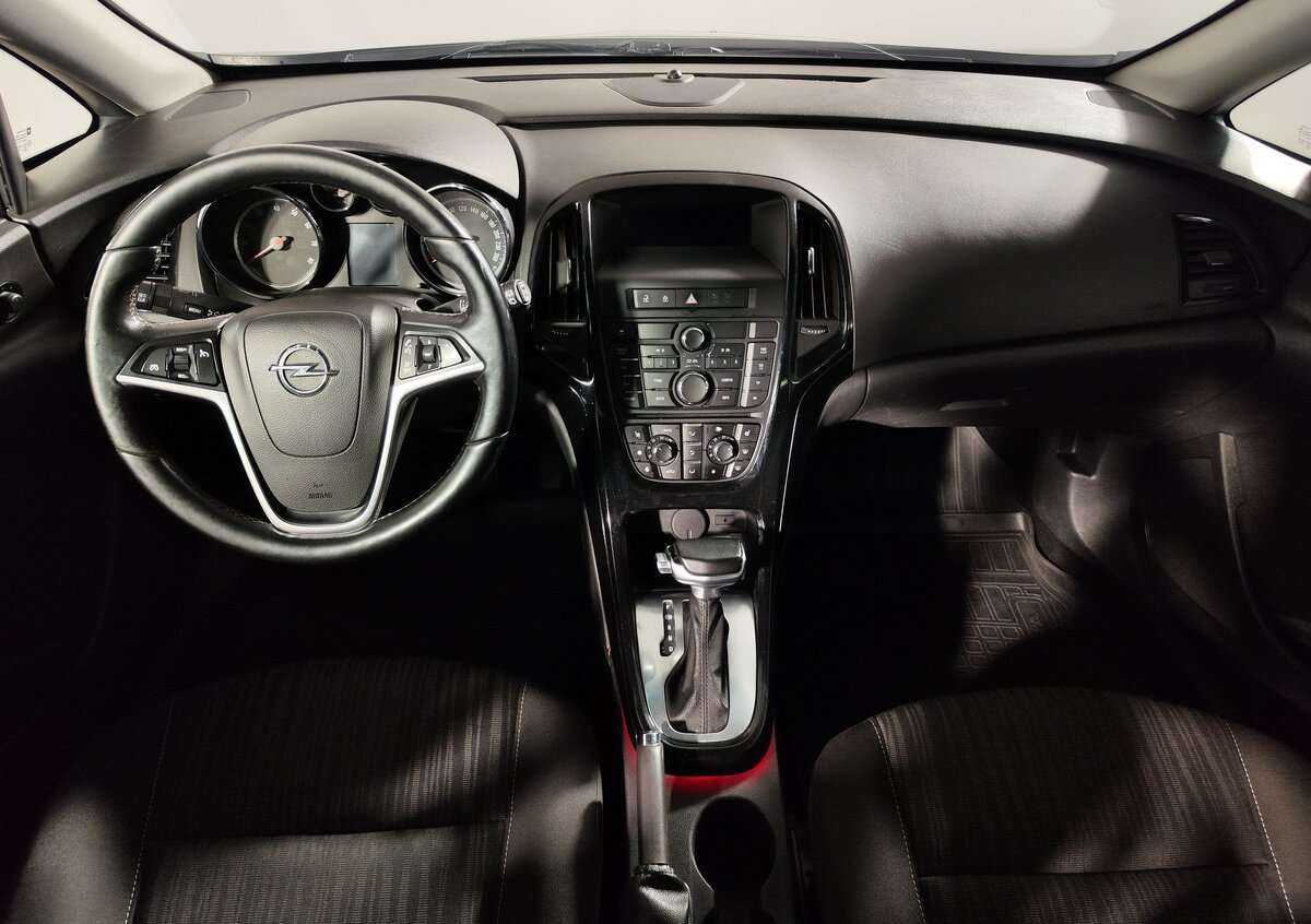 Opel Astra б/у, 2012, Автоматическая. Фото: #6