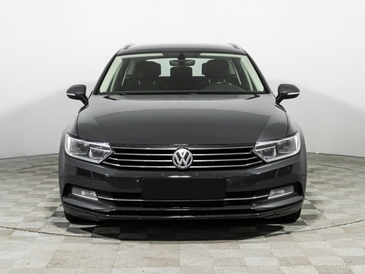 Volkswagen Passat б/у, 2019, Роботизированная. Фото: #1