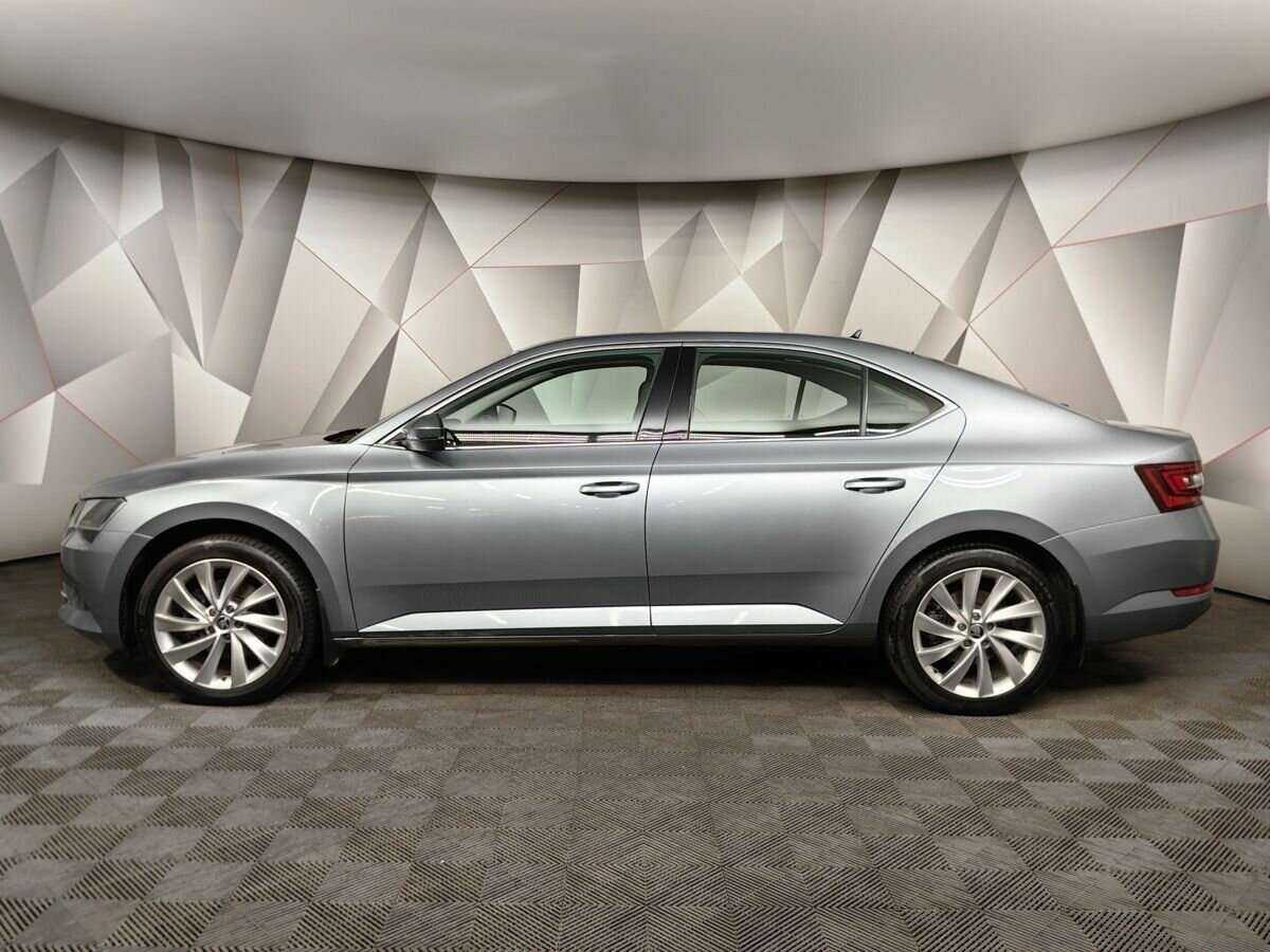 Skoda Superb б/у, 2017, Роботизированная. Фото: #4