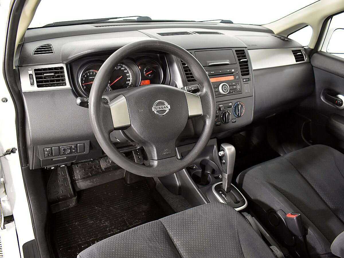 Nissan Tiida б/у, 2013, Автоматическая. Фото: #6
