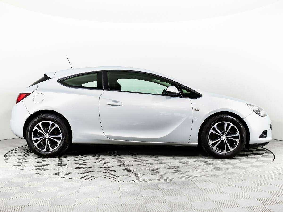 Opel Astra б/у, 2012, Механическая. Фото: #3