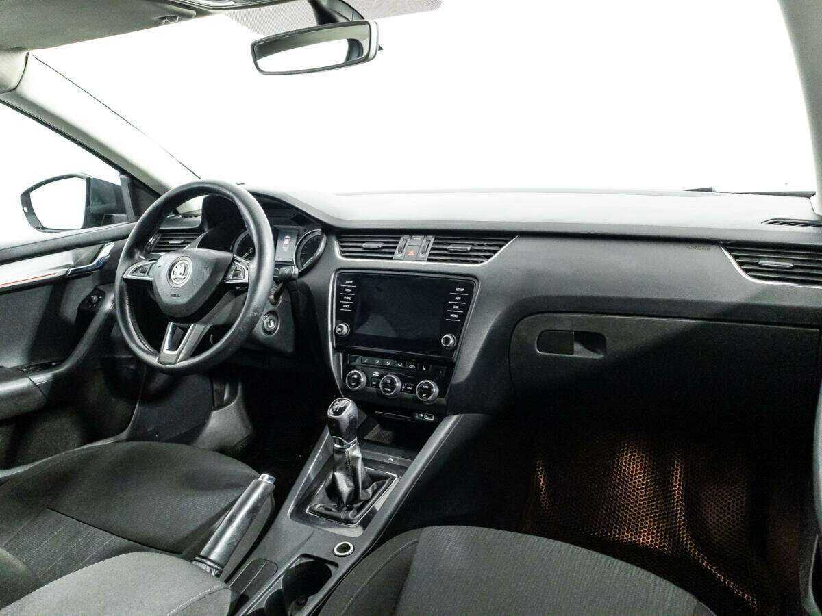 Skoda Octavia б/у, 2018, Механическая. Фото: #8
