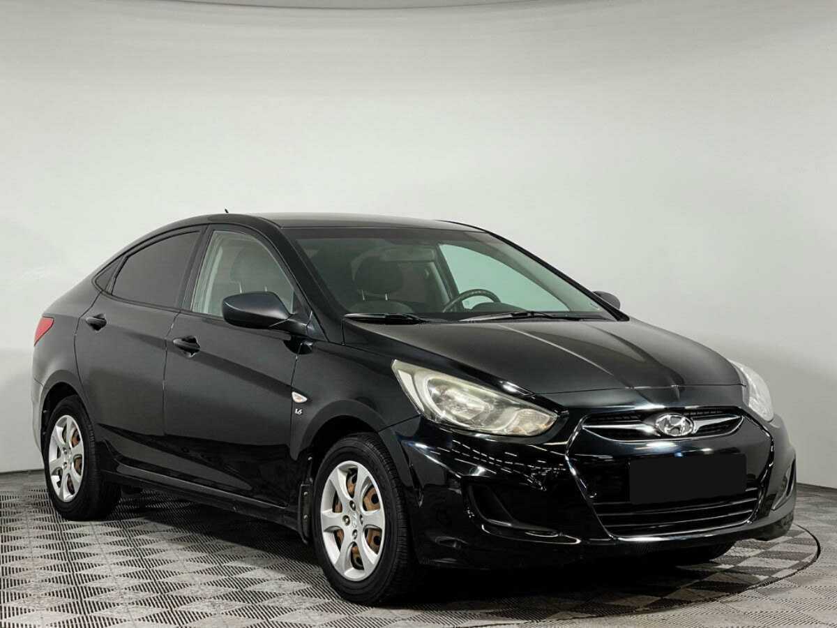 Hyundai Solaris б/у, 2012, Механическая. Фото: #2