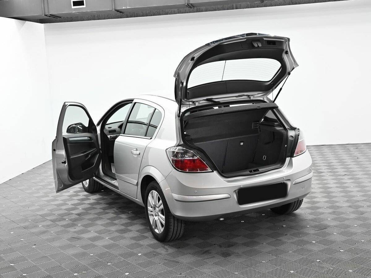 Opel Astra б/у, 2012, Автоматическая. Фото: #4