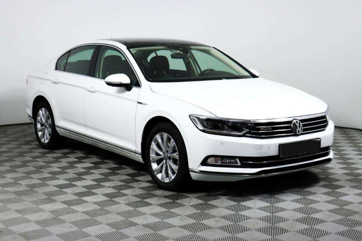 Volkswagen Passat б/у, 2018, Роботизированная. Фото: #1