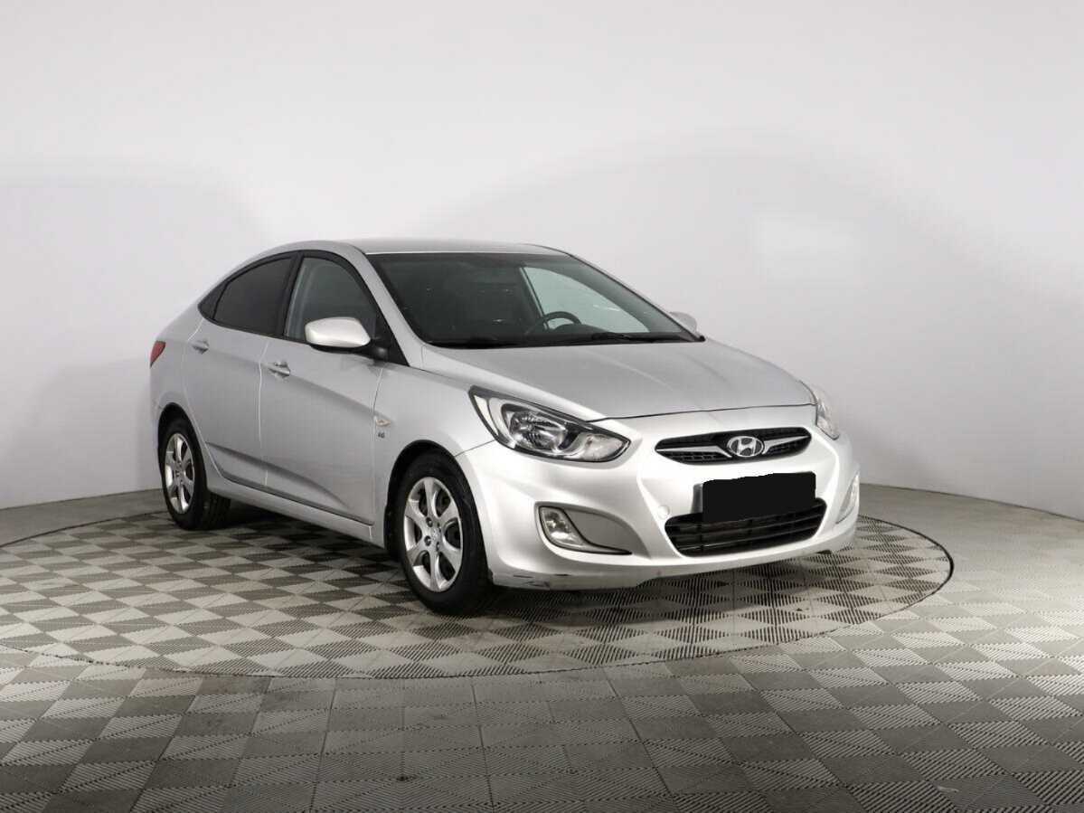 Hyundai Solaris б/у, 2012, Автоматическая. Фото: #2