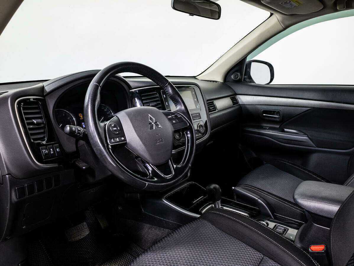 Mitsubishi Outlander б/у, 2018, Вариатор. Фото: #10