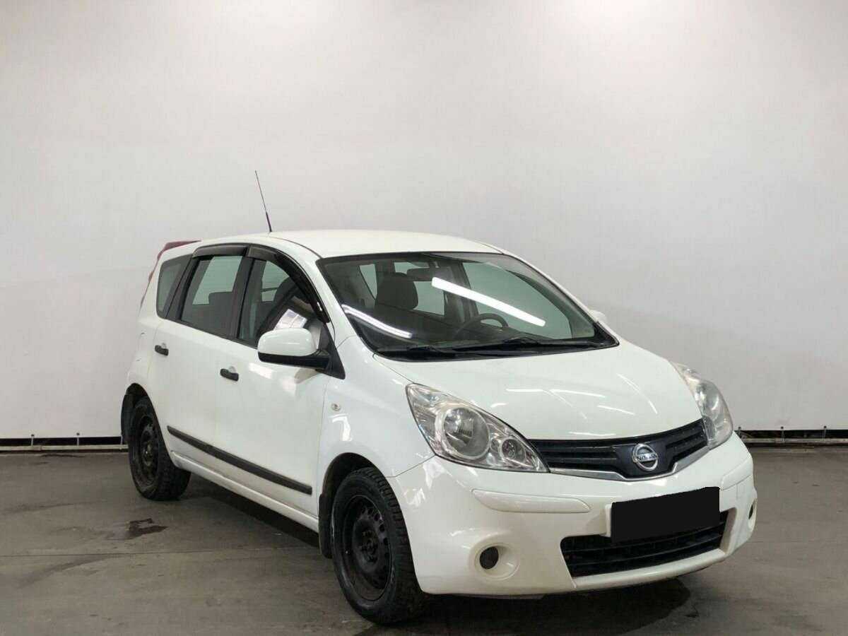 Nissan Note б/у, 2013, Механическая. Фото: #2