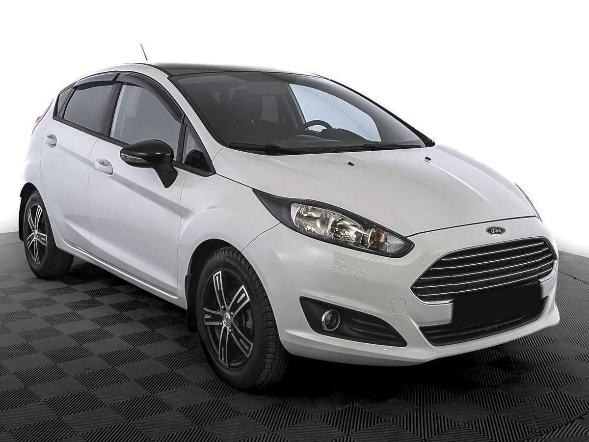 Ford Fiesta б/у, 2017, Роботизированная. Фото: #2