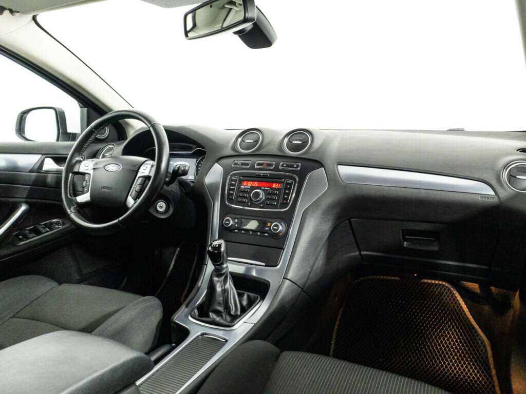 Ford Mondeo б/у, 2014, Механическая. Фото: #8