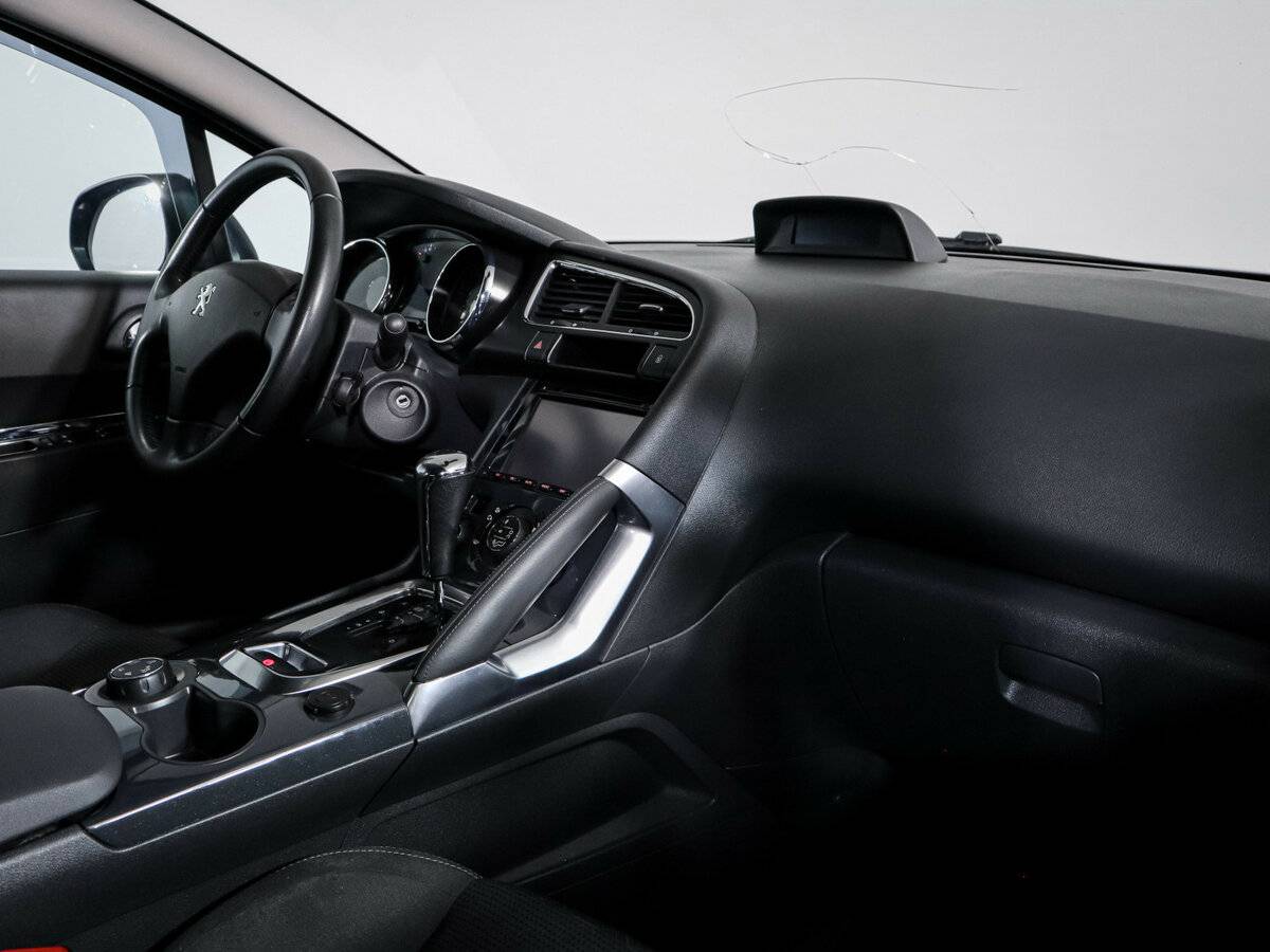 Peugeot 3008 б/у, 2016, Автоматическая. Фото: #6