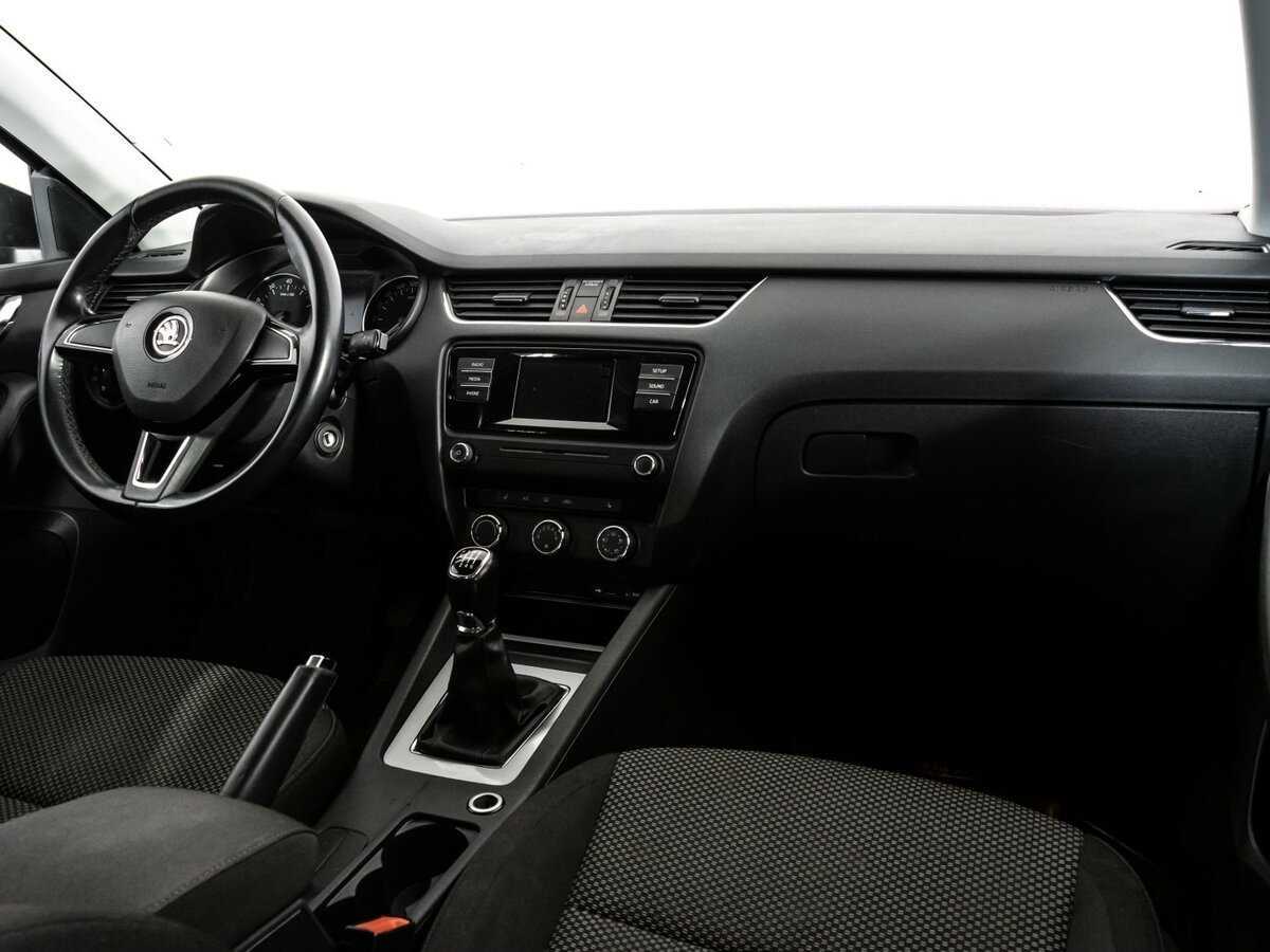 Skoda Octavia б/у, 2017, Механическая. Фото: #6