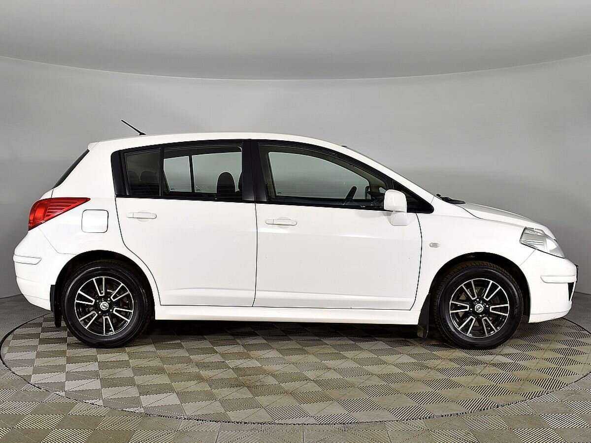 Nissan Tiida б/у, 2013, Автоматическая. Фото: #4