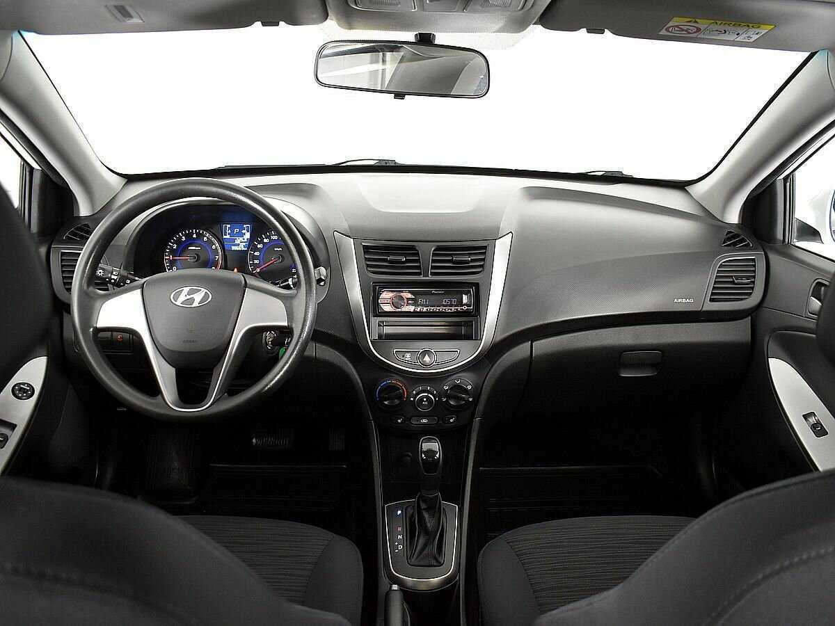 Hyundai Solaris б/у, 2014, Автоматическая. Фото: #9
