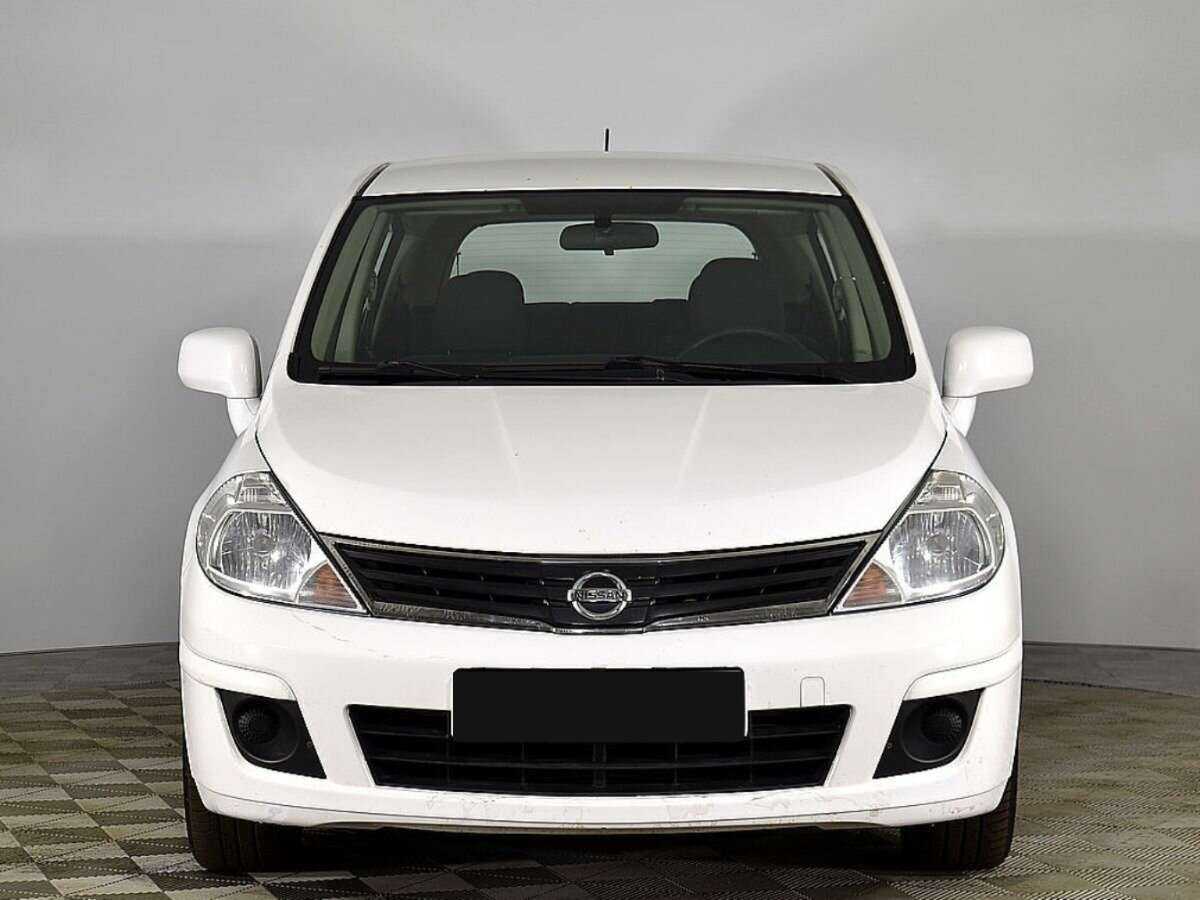 Nissan Tiida б/у, 2013, Автоматическая. Фото: #2