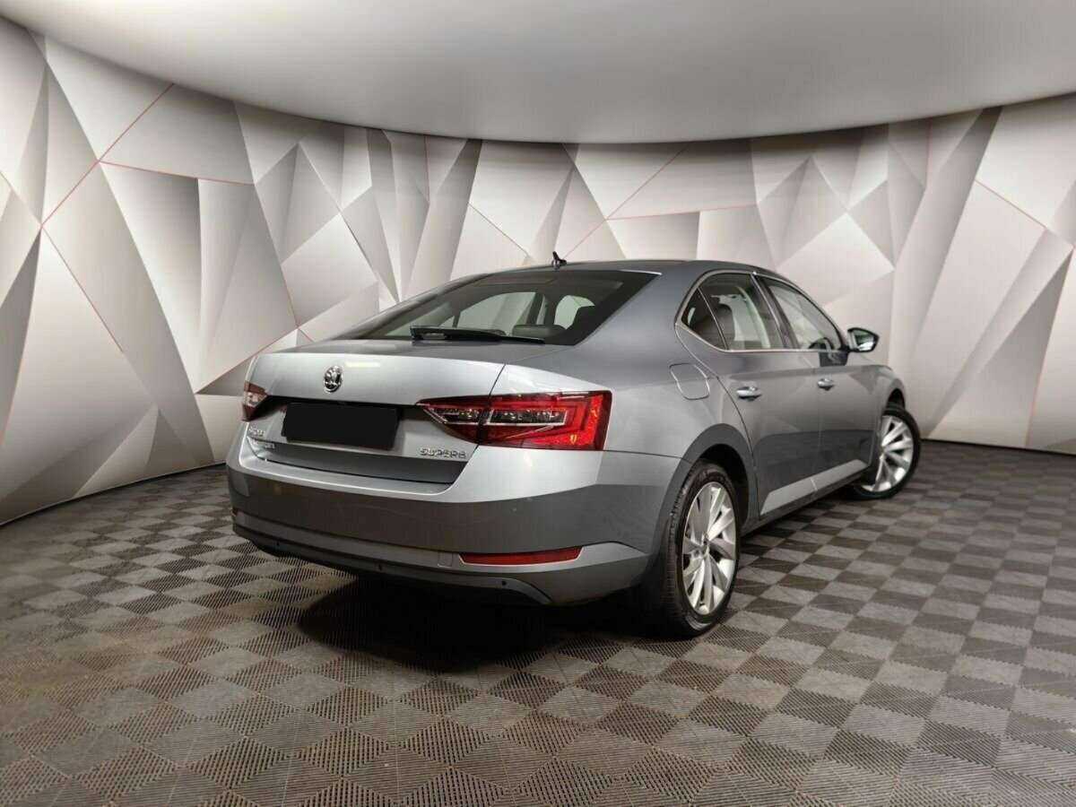 Skoda Superb б/у, 2017, Роботизированная. Фото: #1