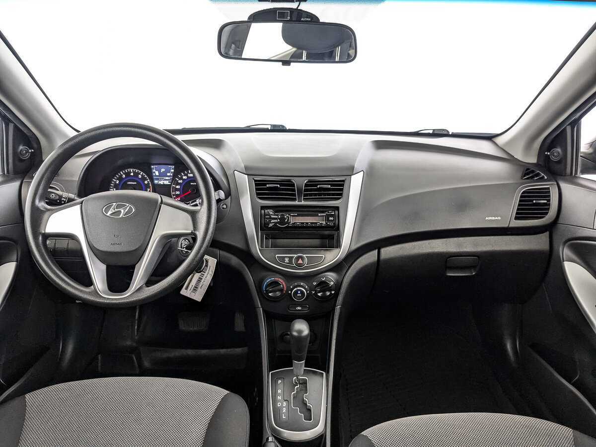 Hyundai Solaris б/у, 2013, Автоматическая. Фото: #9
