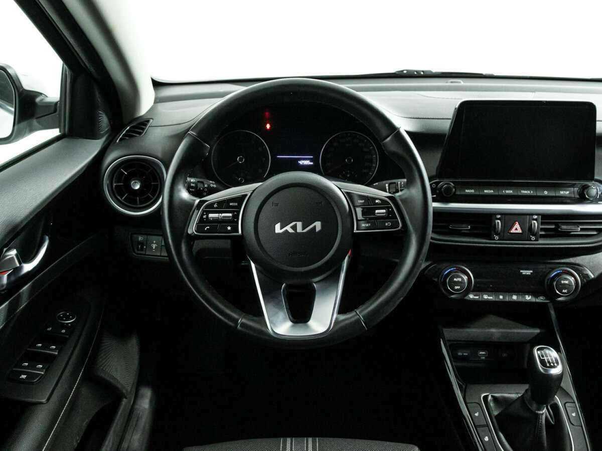 Kia Cerato б/у, 2022, Механическая. Фото: #20