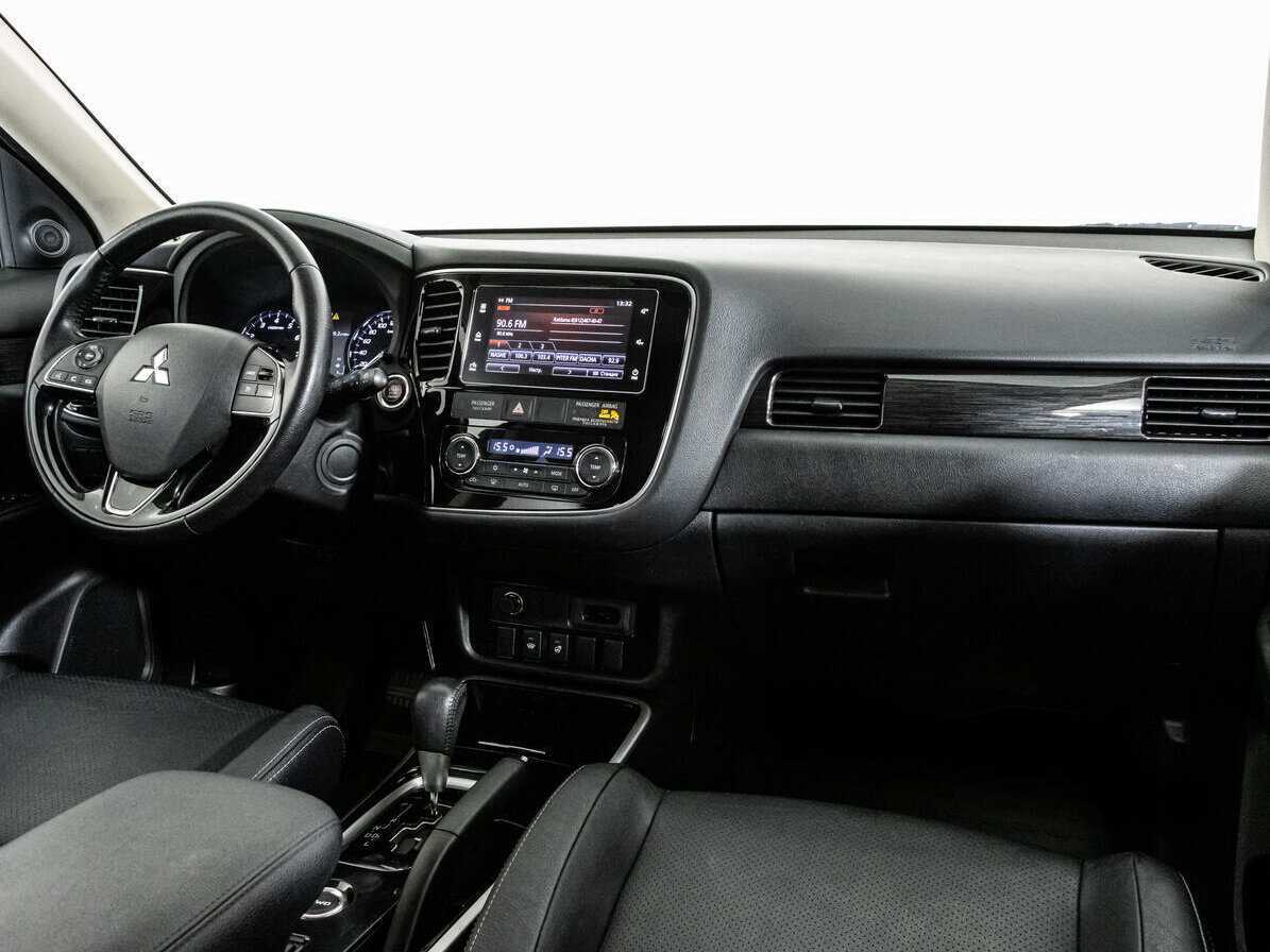 Mitsubishi Outlander б/у, 2018, Вариатор. Фото: #6