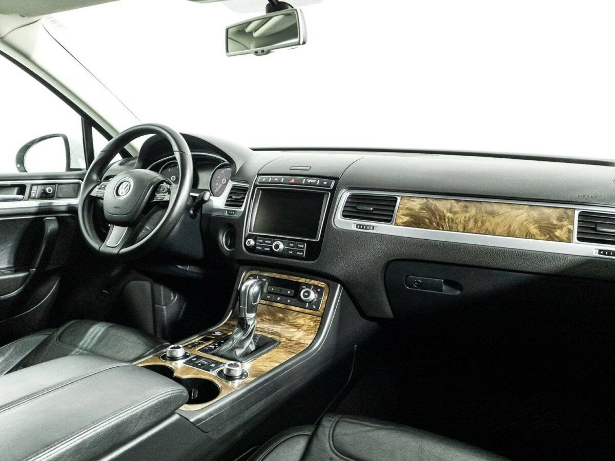 Volkswagen Touareg б/у, 2015, Автоматическая. Фото: #8