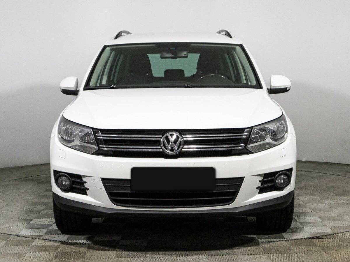 Volkswagen Tiguan б/у, 2015, Механическая. Фото: #1