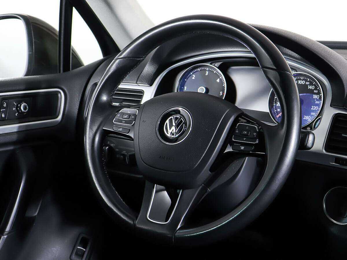 Volkswagen Touareg б/у, 2013, Автоматическая. Фото: #14