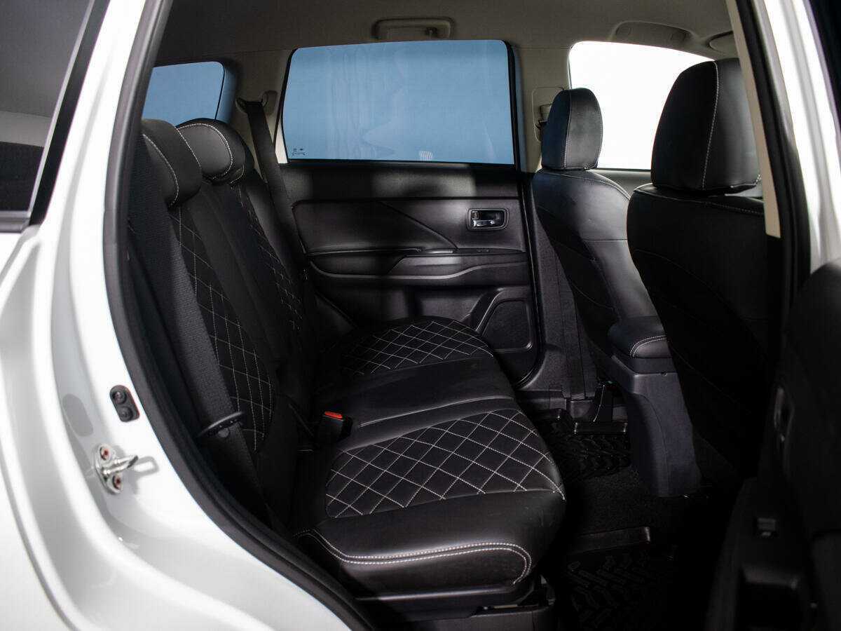 Mitsubishi Outlander б/у, 2022, Вариатор. Фото: #8