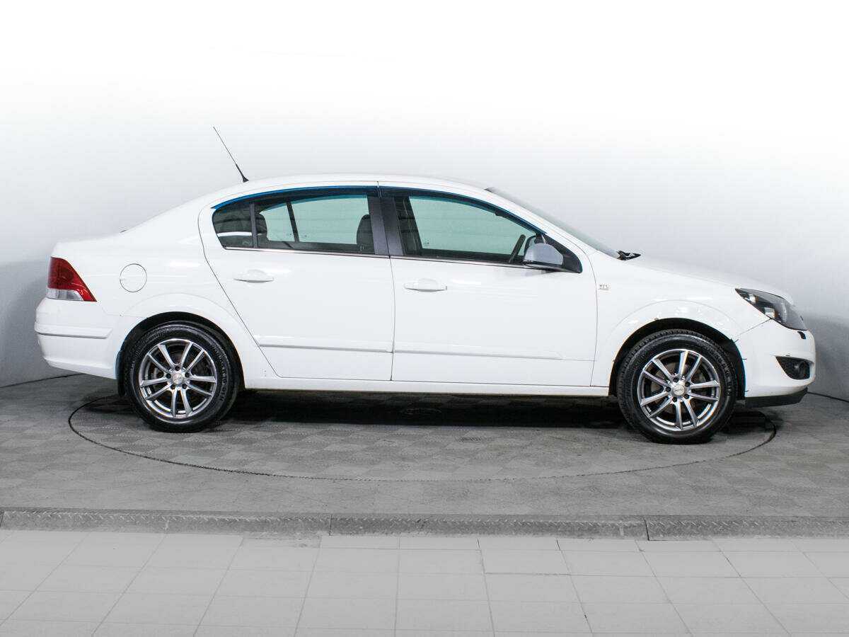 Opel Astra б/у, 2014, Механическая. Фото: #3