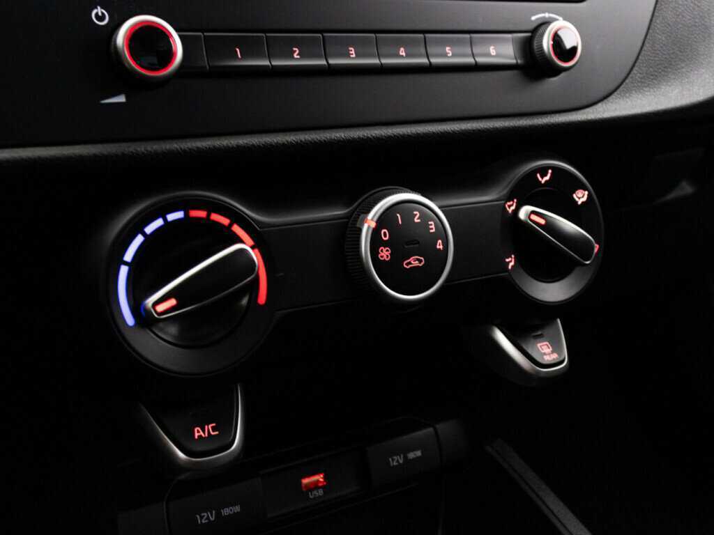 Kia Rio б/у, 2021, Автоматическая. Фото: #17