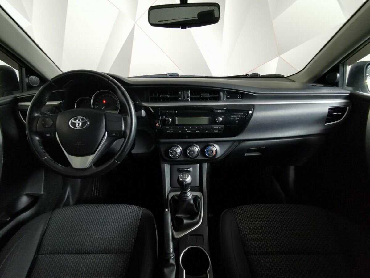 Toyota Corolla б/у, 2013, Механическая. Фото: #9