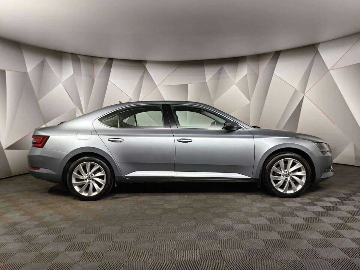 Skoda Superb б/у, 2017, Роботизированная. Фото: #5