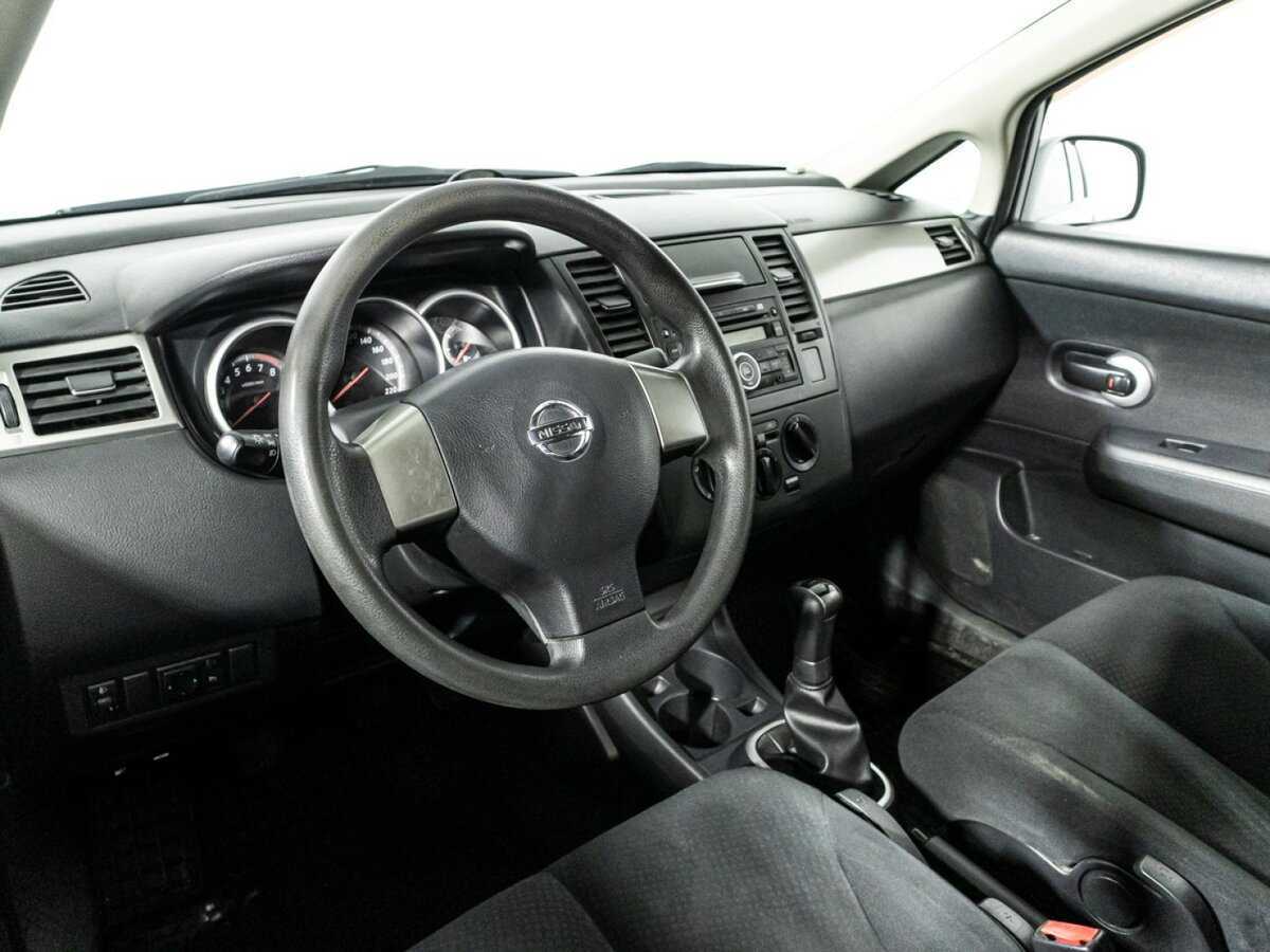 Nissan Tiida б/у, 2013, Механическая. Фото: #10